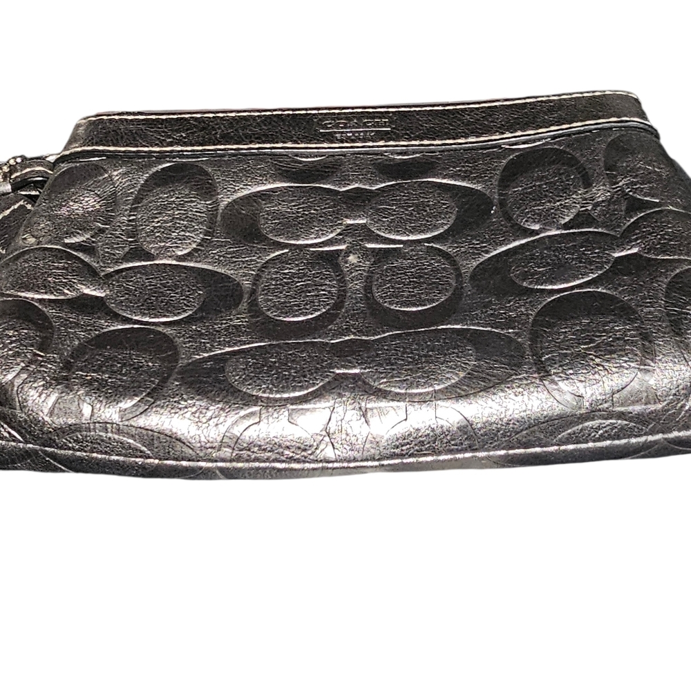 COACH  Metallic Silver/Pewter Wristlet Embossed/Debossed C's - Picture 4 of 5